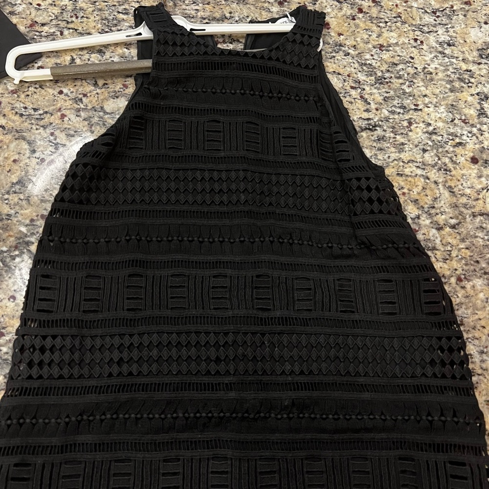 Vince size 6 blue crochet top